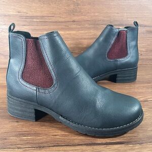 EASTLAND ‘Jasmine’ Chelsea Boots Women’s Size 9 Shoes